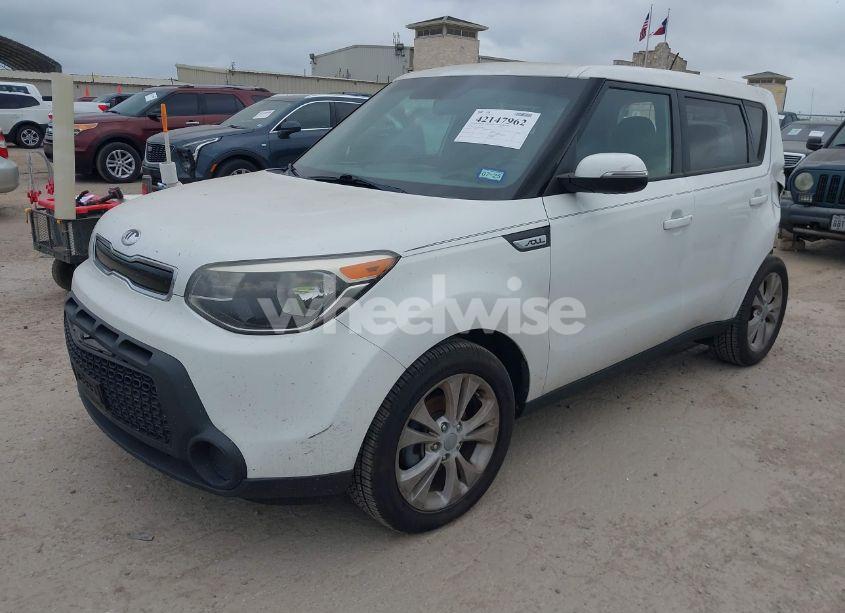 Photo 2 of 2014 Kia Soul + (VIN KNDJP3A52E7022513)