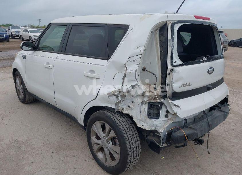 Photo 3 of 2014 Kia Soul + (VIN KNDJP3A52E7022513)