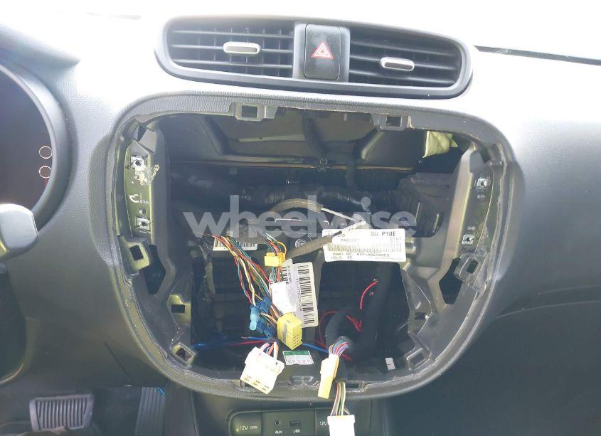 Photo 13 of 2014 Kia Soul + (VIN KNDJP3A52E7710947)