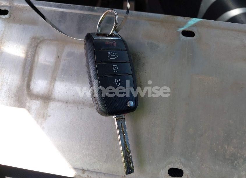 Photo 11 of 2015 Kia Soul + (VIN KNDJP3A52F7812315)