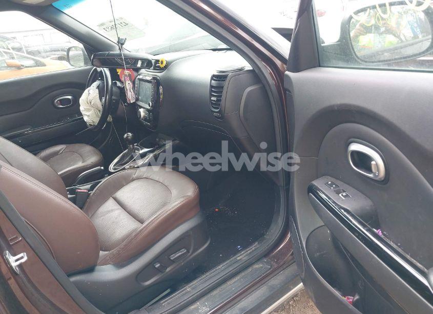 Photo 5 of 2017 Kia Soul + (VIN KNDJP3A52H7473199)