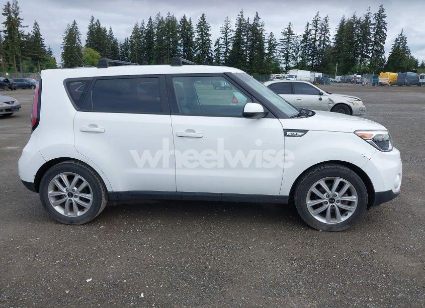 Photo 13 of 2017 Kia Soul + (VIN KNDJP3A52H7491976)