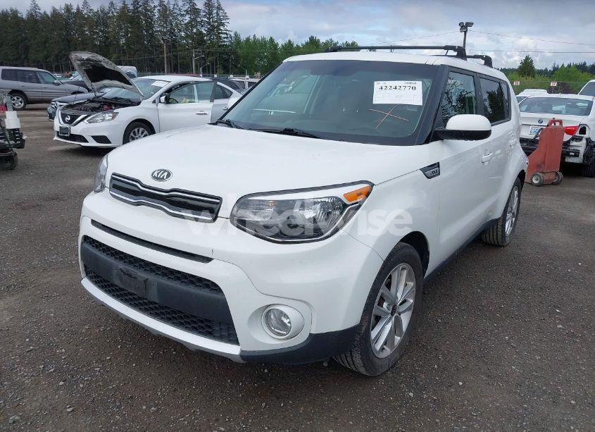 Photo 2 of 2017 Kia Soul + (VIN KNDJP3A52H7491976)