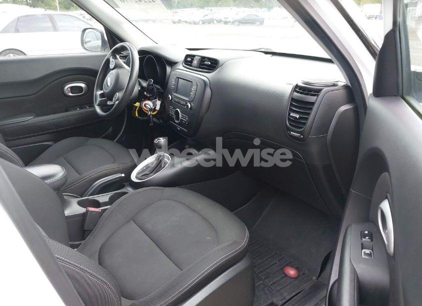 Photo 5 of 2017 Kia Soul + (VIN KNDJP3A52H7491976)