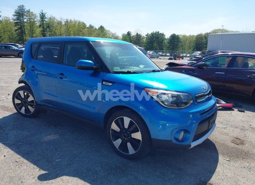 2018 Kia Soul + (VIN KNDJP3A52J7517918) main photo