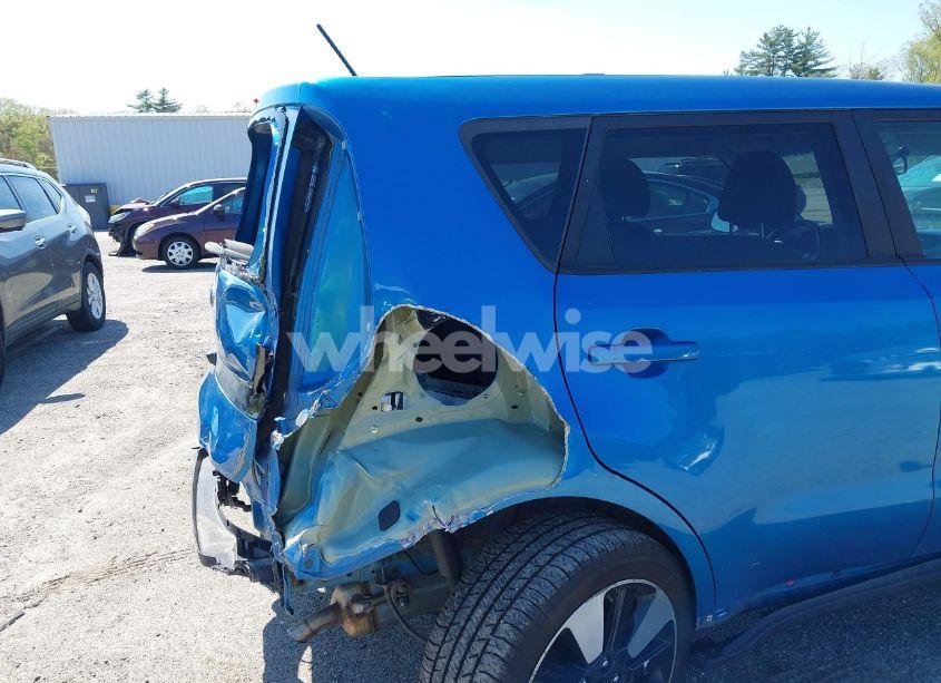 Photo 21 of 2018 Kia Soul + (VIN KNDJP3A52J7517918)