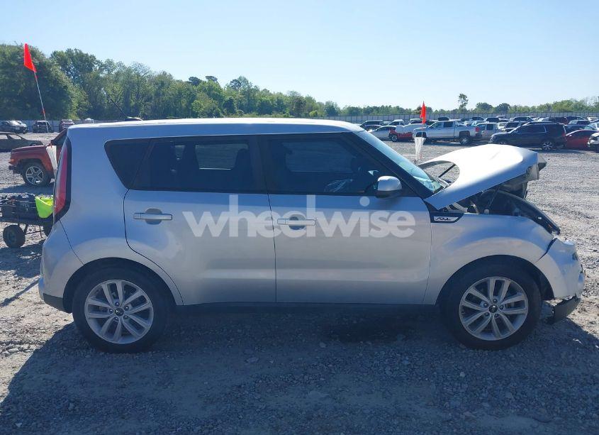 Photo 14 of 2018 Kia Soul + (VIN KNDJP3A52J7538171)