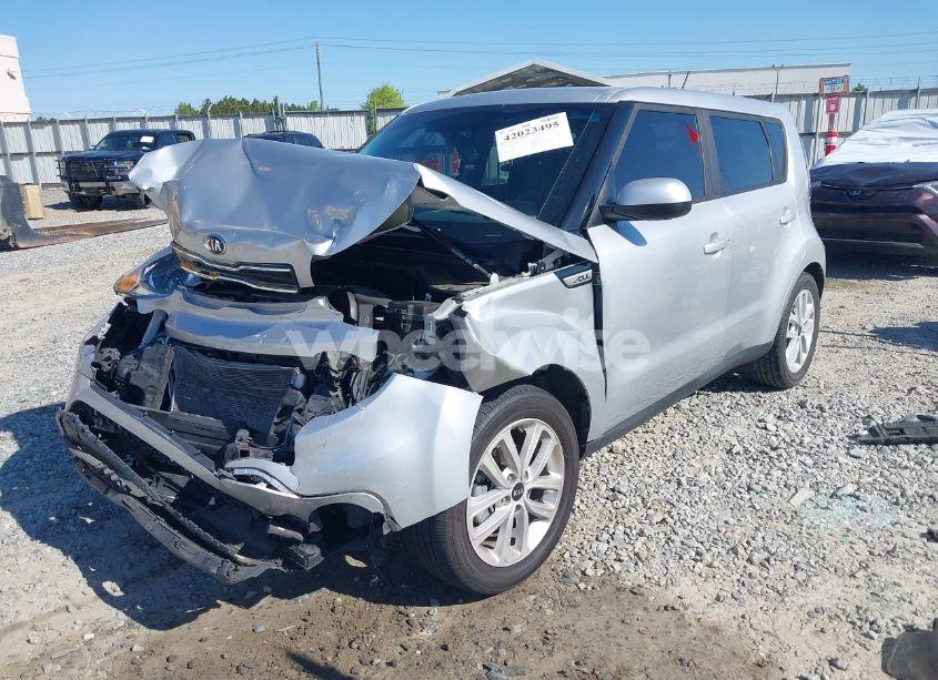 Photo 2 of 2018 Kia Soul + (VIN KNDJP3A52J7538171)