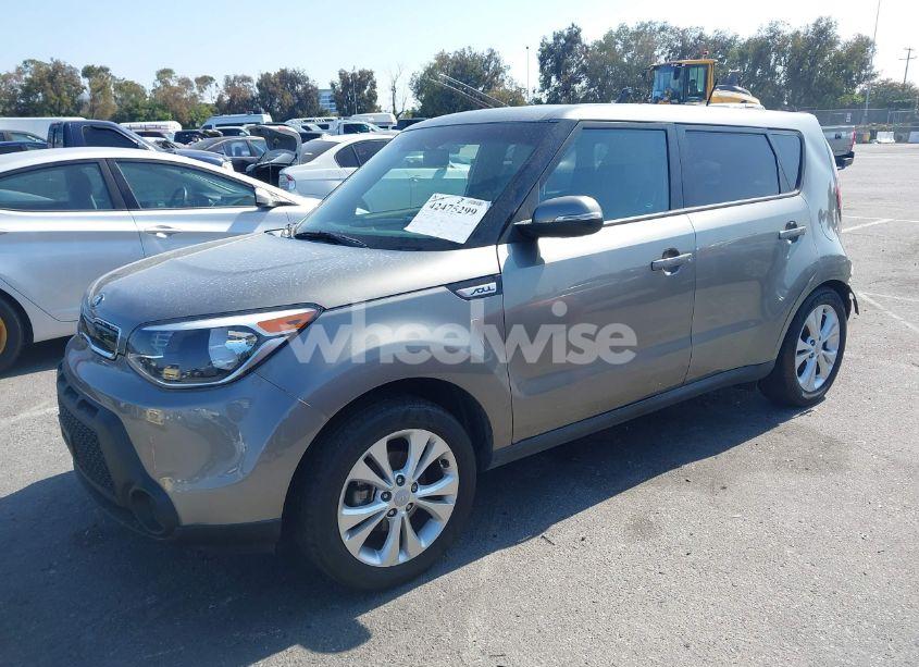 Photo 2 of 2014 Kia Soul + (VIN KNDJP3A53E7080095)