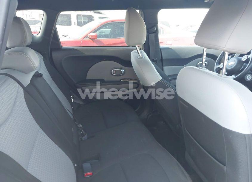 Photo 8 of 2014 Kia Soul + (VIN KNDJP3A53E7080095)