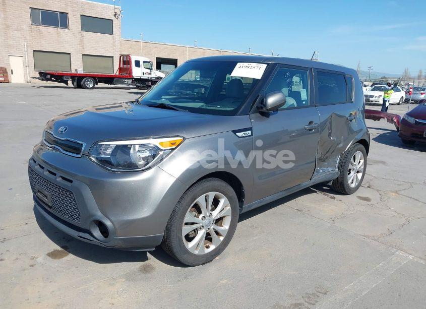 Photo 2 of 2015 Kia Soul + (VIN KNDJP3A53F7182630)