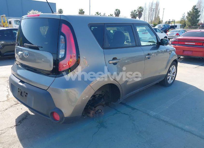 Photo 4 of 2015 Kia Soul + (VIN KNDJP3A53F7182630)