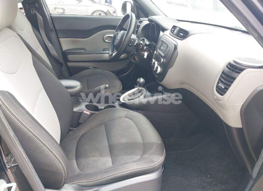 Photo 5 of 2016 Kia Soul + (VIN KNDJP3A53G7406903)