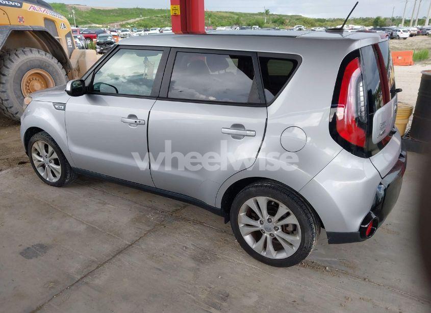 Photo 3 of 2016 Kia Soul + (VIN KNDJP3A53G7827603)