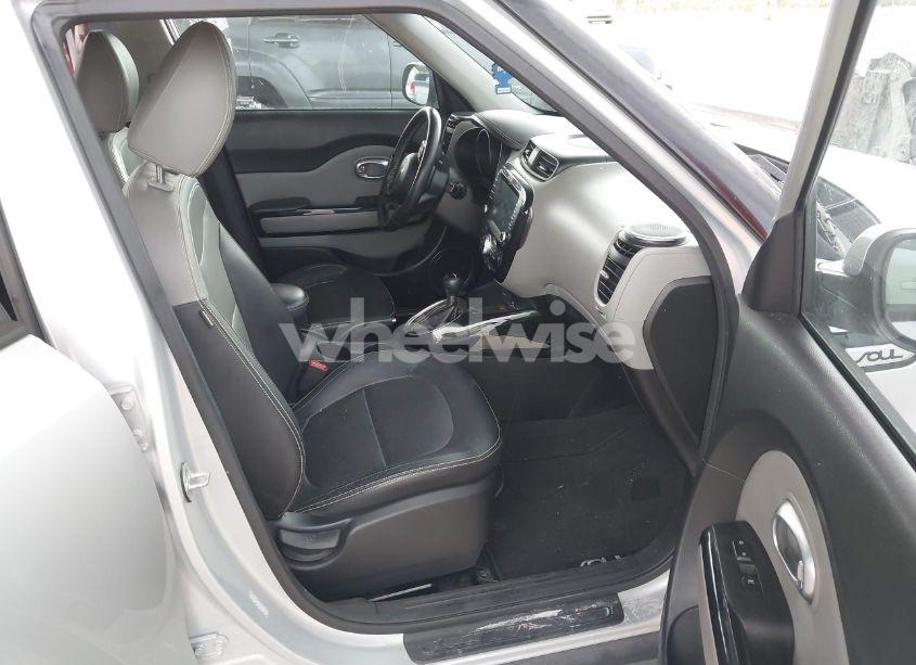 Photo 5 of 2016 Kia Soul + (VIN KNDJP3A53G7827603)