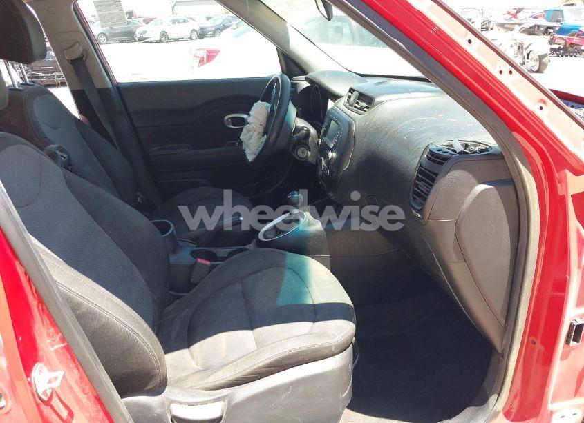 Photo 5 of 2017 Kia Soul + (VIN KNDJP3A53H7467279)