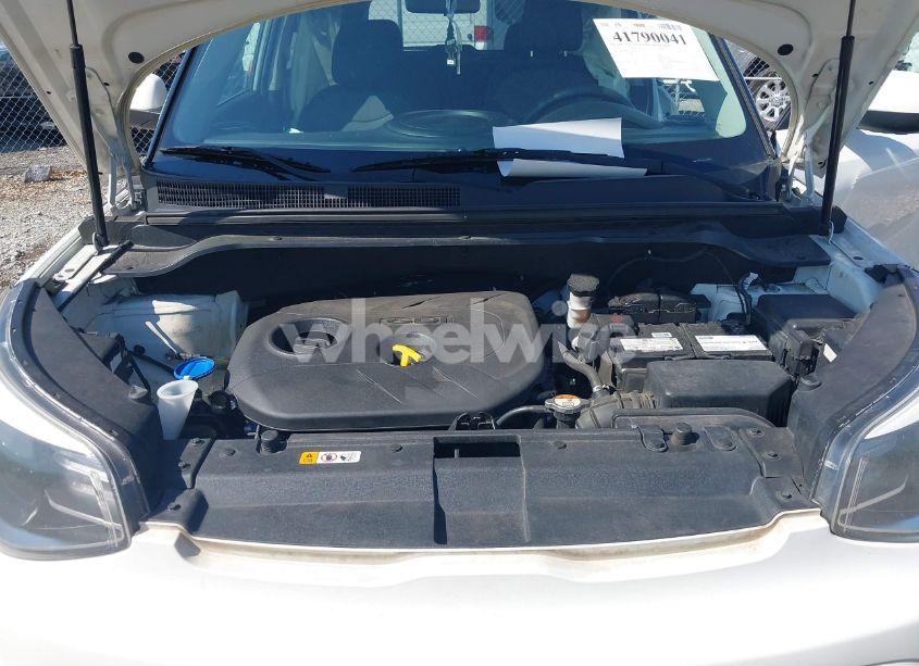 Photo 10 of 2018 Kia Soul + (VIN KNDJP3A53J7560986)