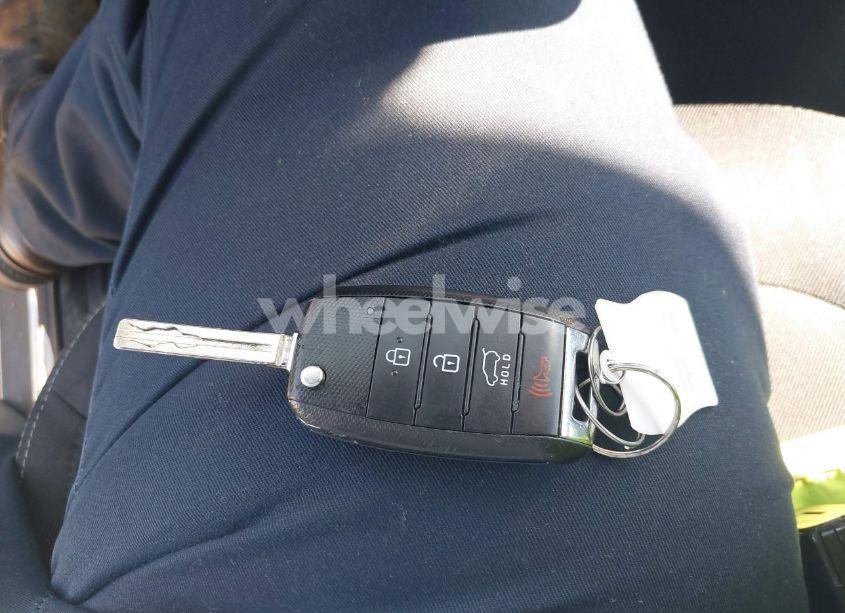 Photo 11 of 2018 Kia Soul + (VIN KNDJP3A53J7560986)