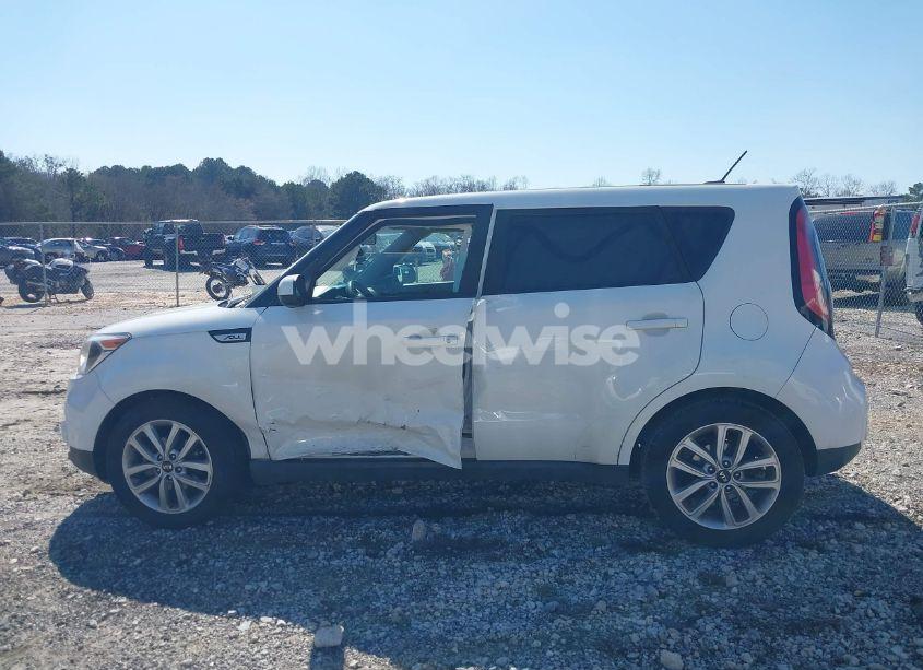 Photo 14 of 2018 Kia Soul + (VIN KNDJP3A53J7560986)