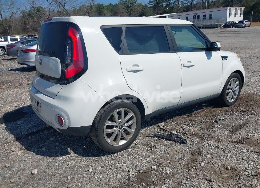 Photo 4 of 2018 Kia Soul + (VIN KNDJP3A53J7560986)
