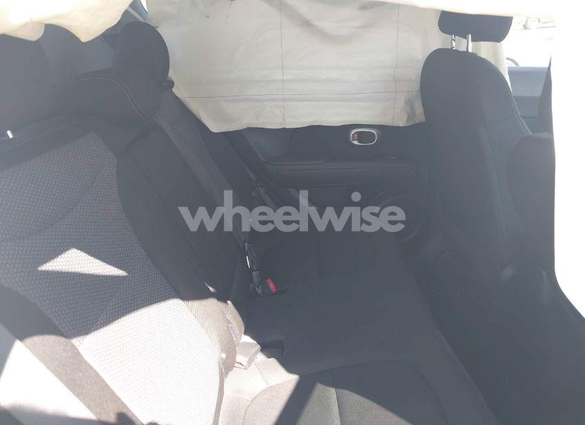 Photo 8 of 2018 Kia Soul + (VIN KNDJP3A53J7560986)