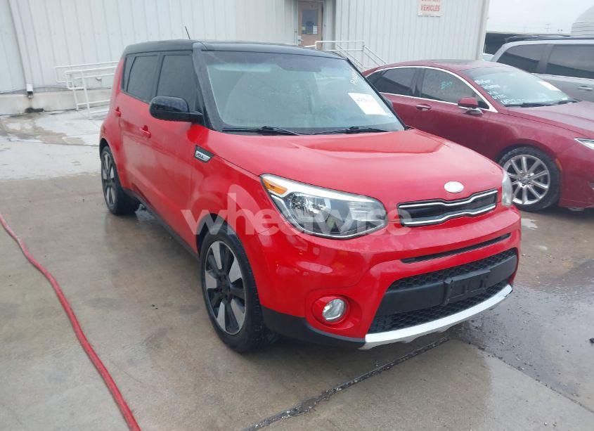 2018 Kia Soul + (VIN KNDJP3A53J7562155) main photo