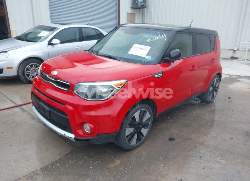 Photo 2 of 2018 Kia Soul + (VIN KNDJP3A53J7562155)
