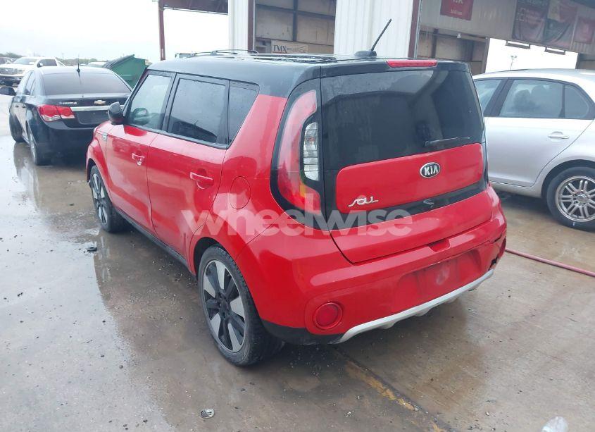 Photo 3 of 2018 Kia Soul + (VIN KNDJP3A53J7562155)