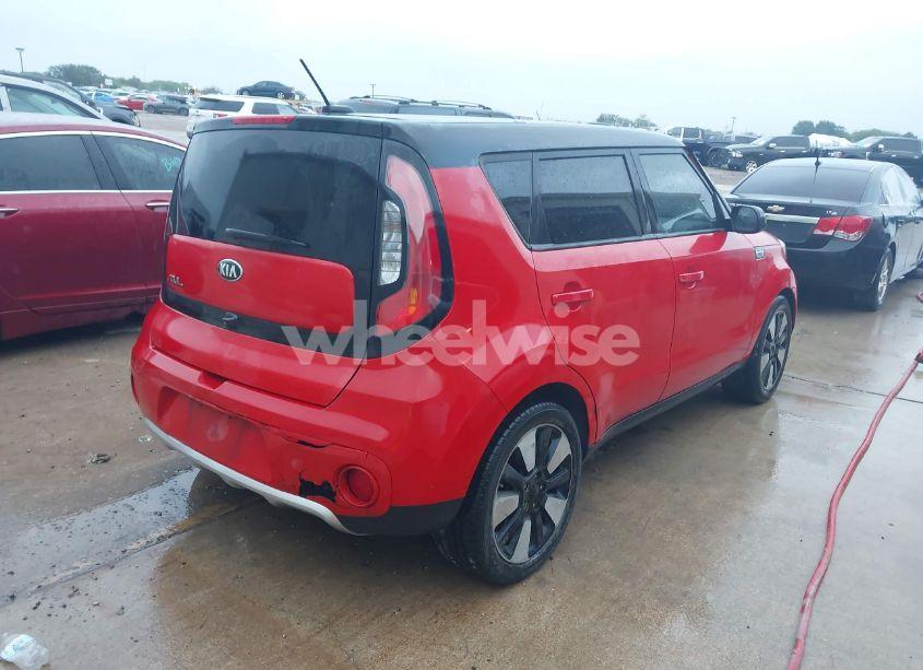 Photo 4 of 2018 Kia Soul + (VIN KNDJP3A53J7562155)