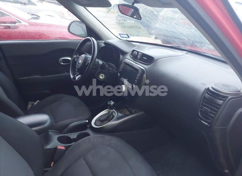 Photo 5 of 2018 Kia Soul + (VIN KNDJP3A53J7562155)