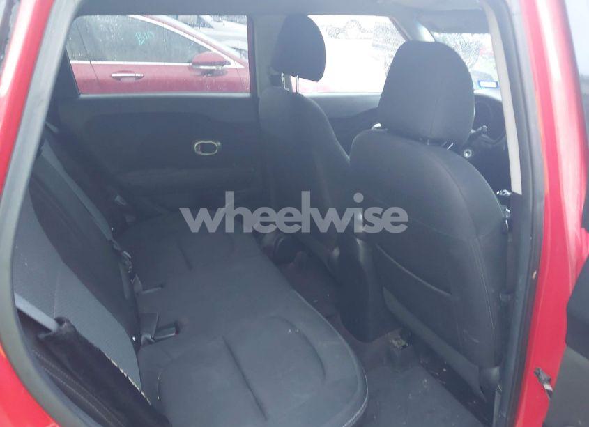 Photo 8 of 2018 Kia Soul + (VIN KNDJP3A53J7562155)