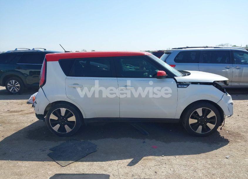 Photo 13 of 2019 Kia Soul + (VIN KNDJP3A53K7648843)