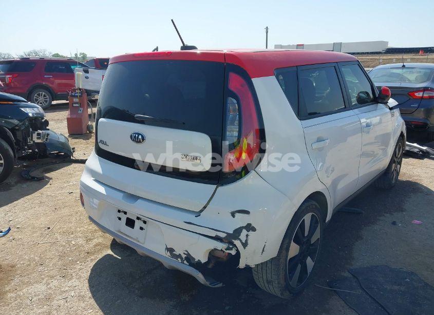 Photo 4 of 2019 Kia Soul + (VIN KNDJP3A53K7648843)