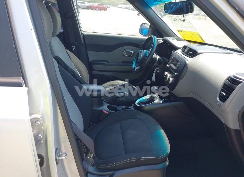 Photo 5 of 2014 Kia Soul + (VIN KNDJP3A54E7700307)