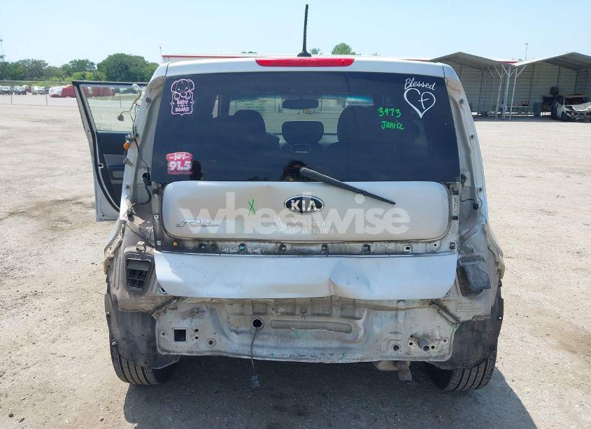 Photo 6 of 2014 Kia Soul + (VIN KNDJP3A54E7700307)