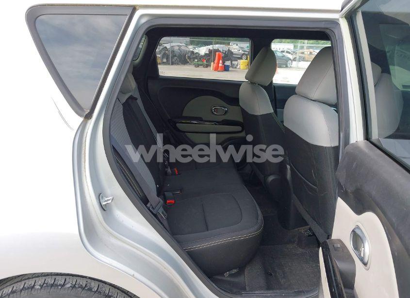 Photo 8 of 2014 Kia Soul + (VIN KNDJP3A54E7731203)