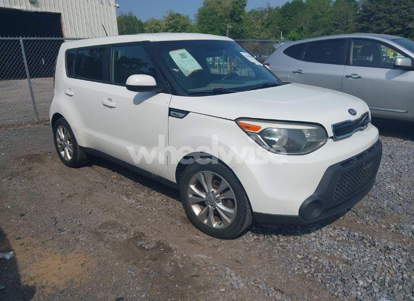 2015 Kia Soul + (VIN KNDJP3A54F7130472) main photo