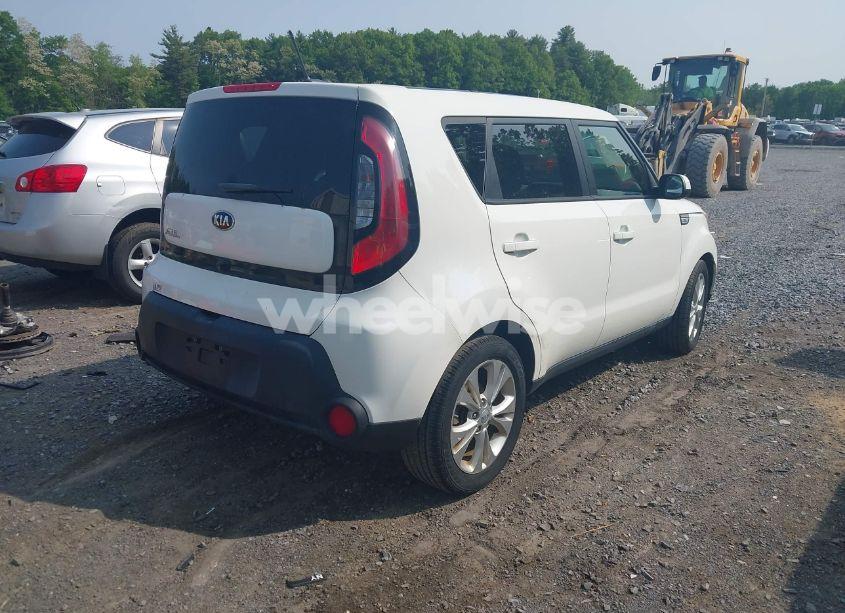 Photo 4 of 2015 Kia Soul + (VIN KNDJP3A54F7130472)