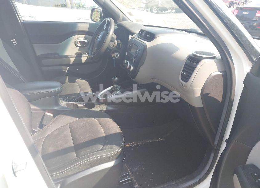 Photo 5 of 2015 Kia Soul + (VIN KNDJP3A54F7130472)