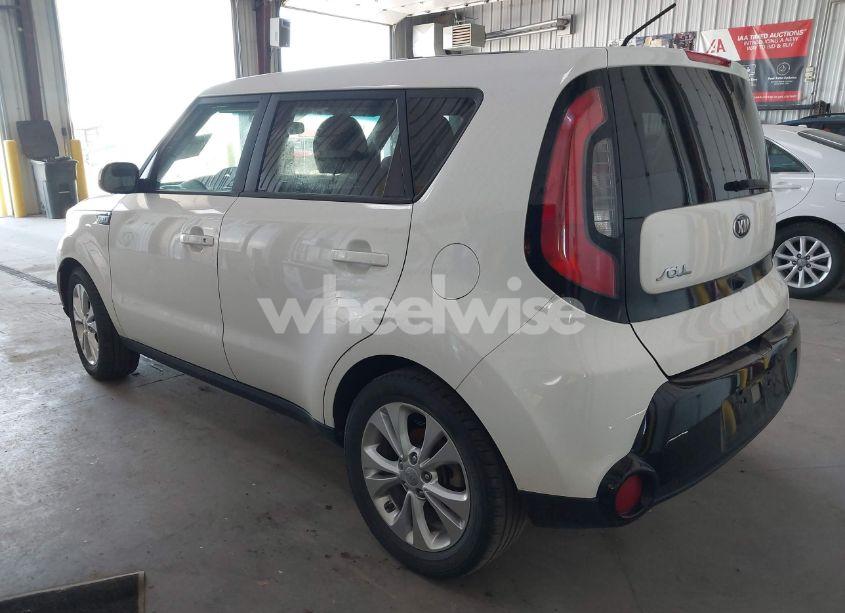 Photo 3 of 2016 Kia Soul + (VIN KNDJP3A54G7239595)