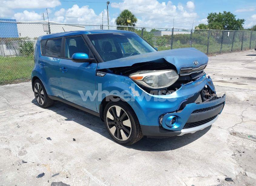 2017 Kia Soul + (VIN KNDJP3A54H7486018) main photo