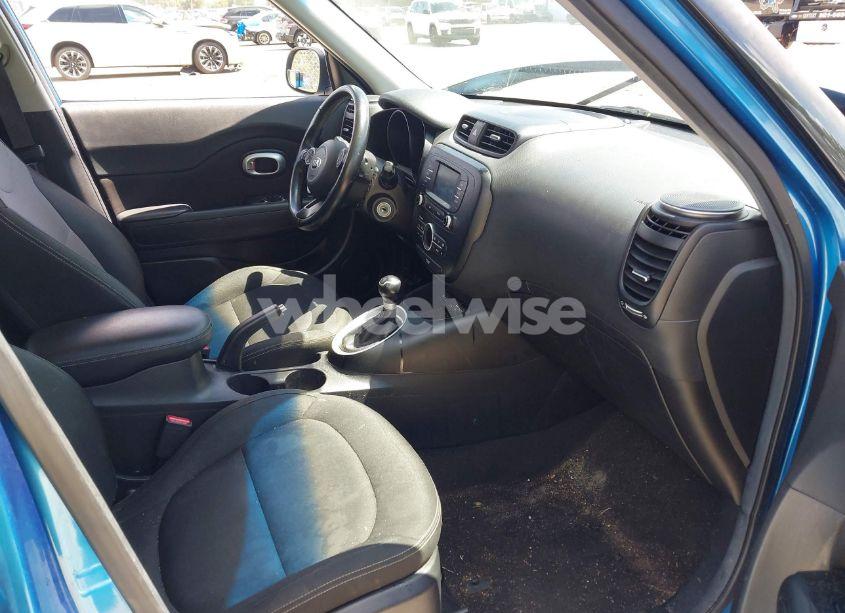 Photo 5 of 2017 Kia Soul + (VIN KNDJP3A54H7486018)