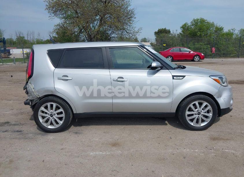 Photo 13 of 2018 Kia Soul + (VIN KNDJP3A54J7613131)