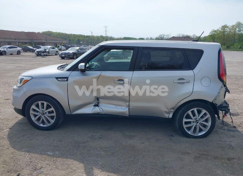 Photo 14 of 2018 Kia Soul + (VIN KNDJP3A54J7613131)