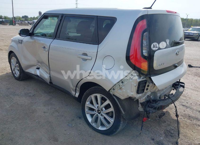 Photo 3 of 2018 Kia Soul + (VIN KNDJP3A54J7613131)