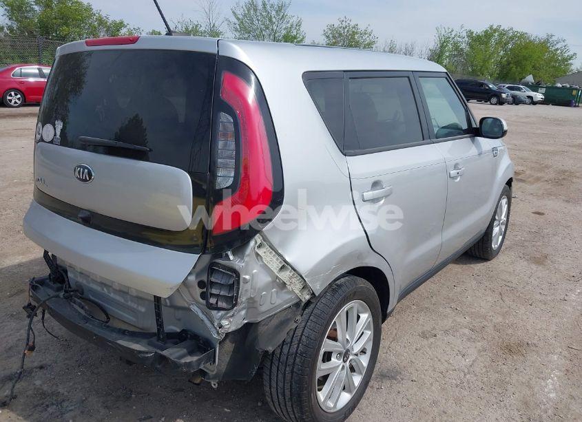 Photo 4 of 2018 Kia Soul + (VIN KNDJP3A54J7613131)