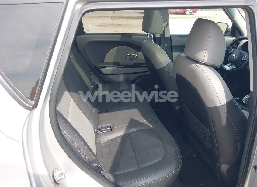 Photo 8 of 2018 Kia Soul + (VIN KNDJP3A54J7613131)