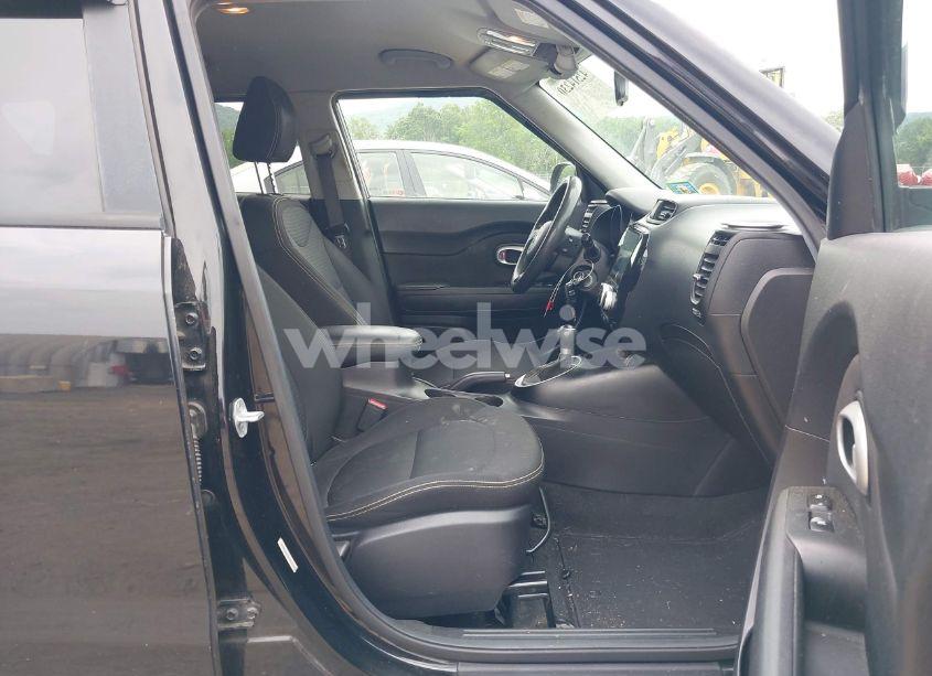 Photo 5 of 2014 Kia Soul + (VIN KNDJP3A55E7068885)