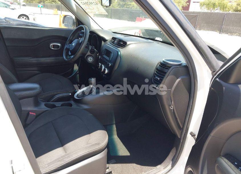 Photo 5 of 2014 Kia Soul + (VIN KNDJP3A55E7074038)