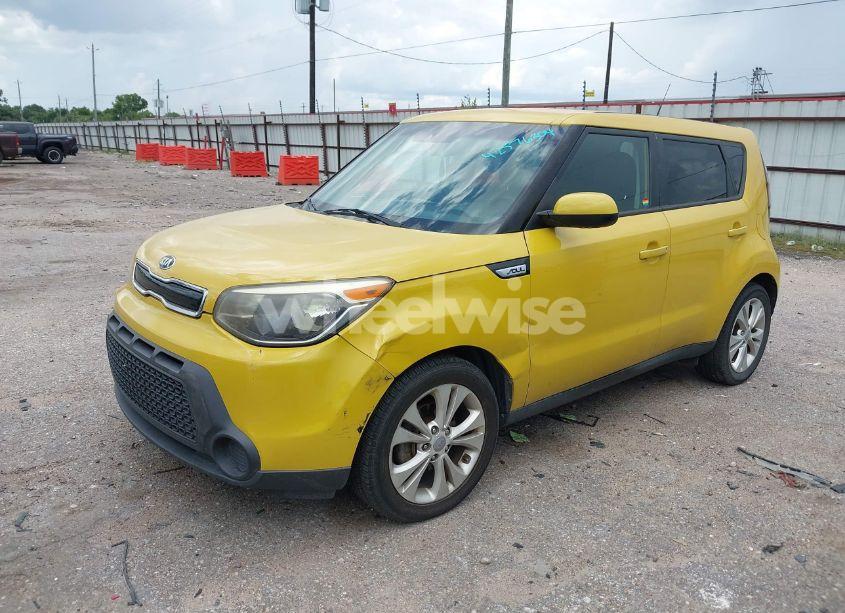Photo 2 of 2015 Kia Soul + (VIN KNDJP3A55F7111767)